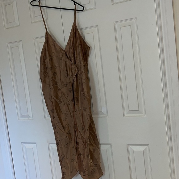 Secret Treasures Gold  silky Night gown slip XL - Picture 3 of 15